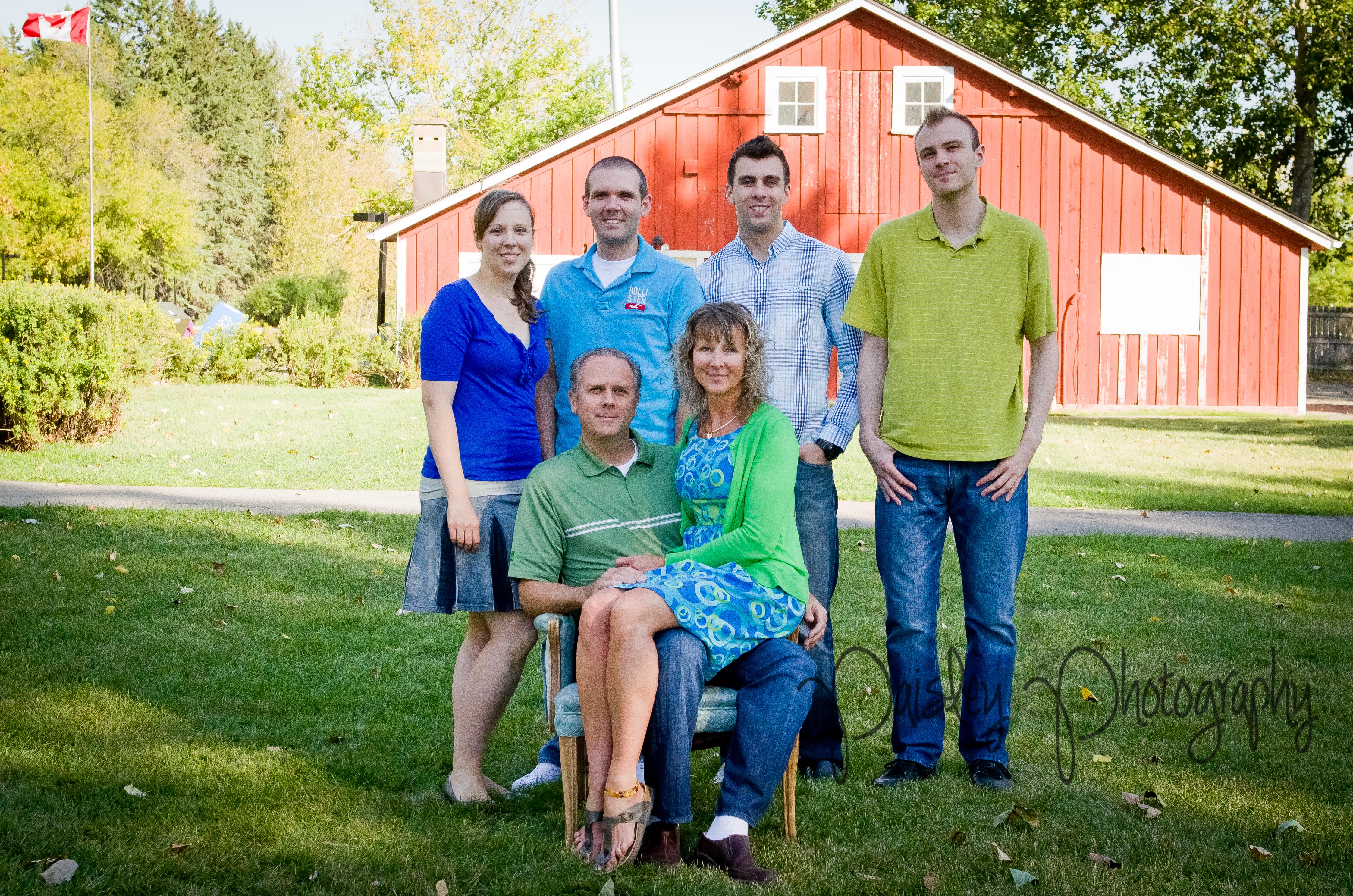 Extended Family Country Fall Photos - Calgary AB - Calgary Wedding