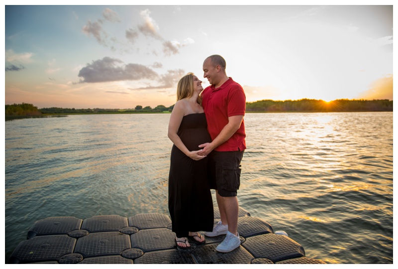 Maternity Photographer Sylvan Lake