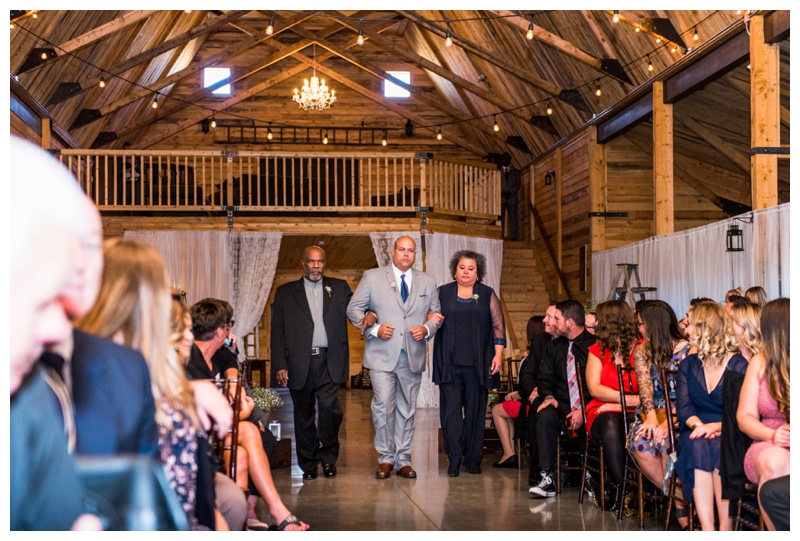 Barn Wedding Ceremony Photos - Willow Lane Barn