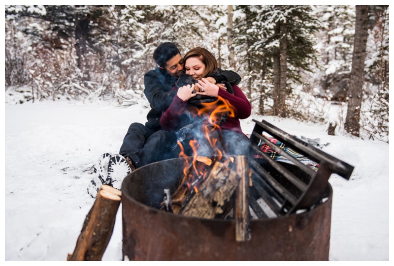 Cozy Rocky Mountain Engageemnt Photos