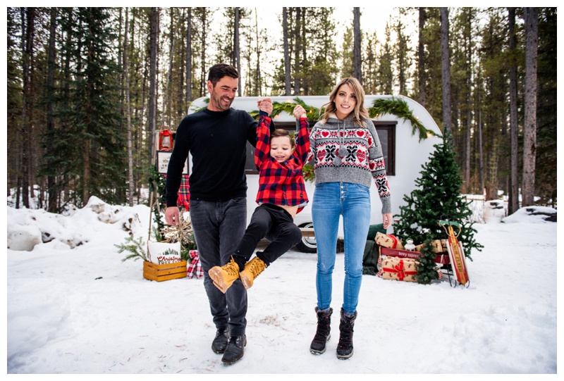 Calgary Christmas Mini Sessions - Happy Camper