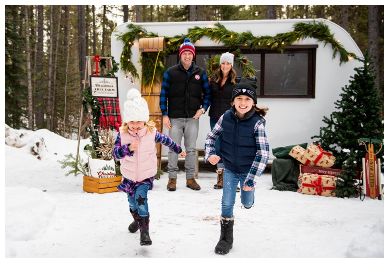 Christmas Mini Sessions Calgary- Happy Camper