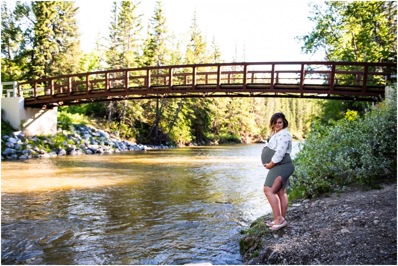Calgary Maternity Photos - Calgary Fish Creek Park