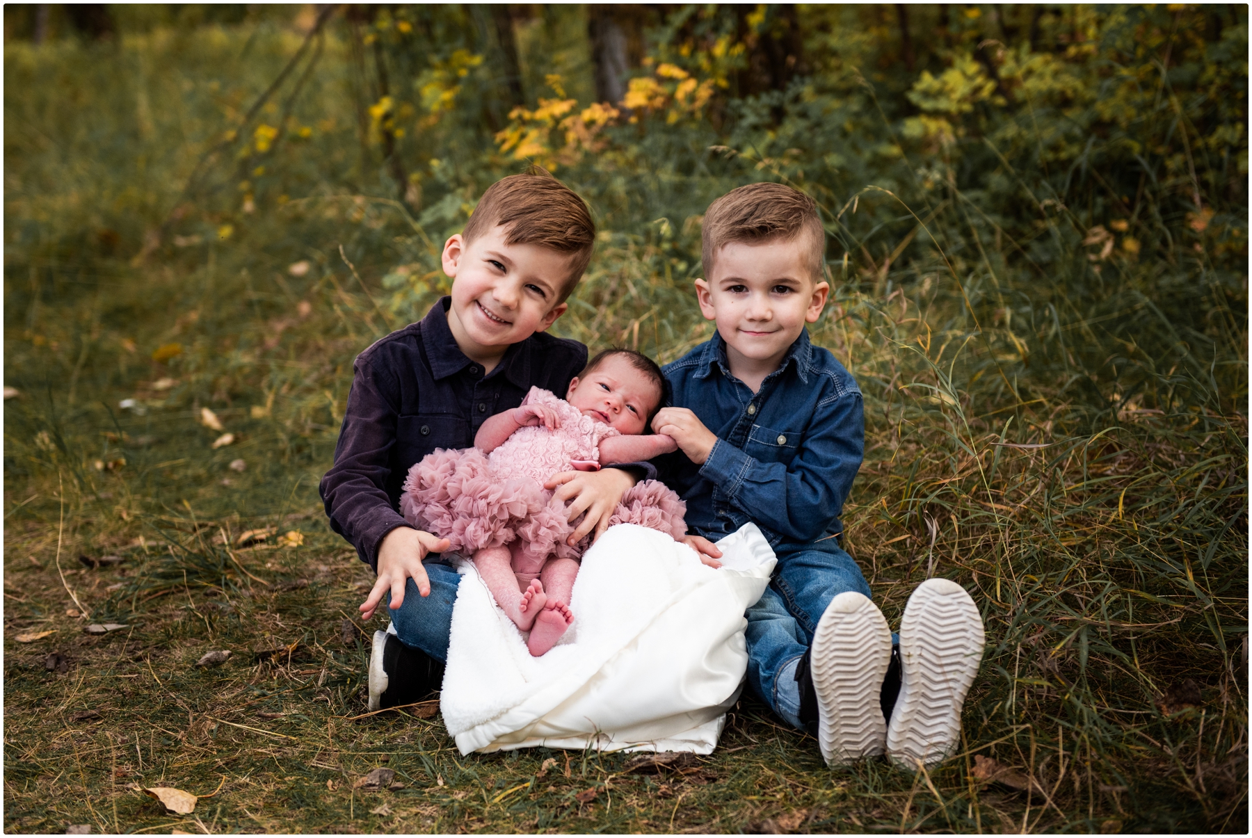 Outdoor Newborn Photographer Calgary