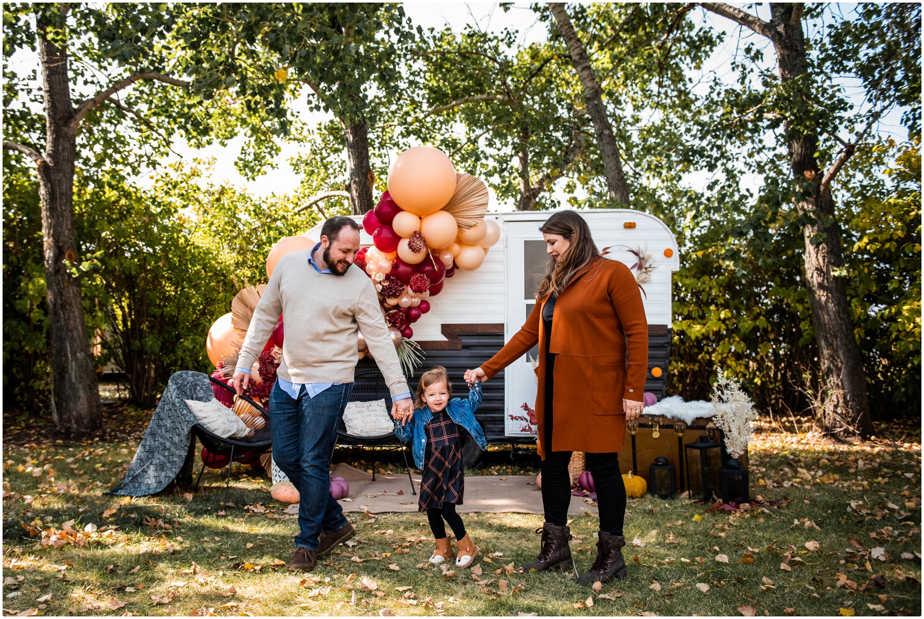 Calgary Fall Photos-Autumn Happy Camper