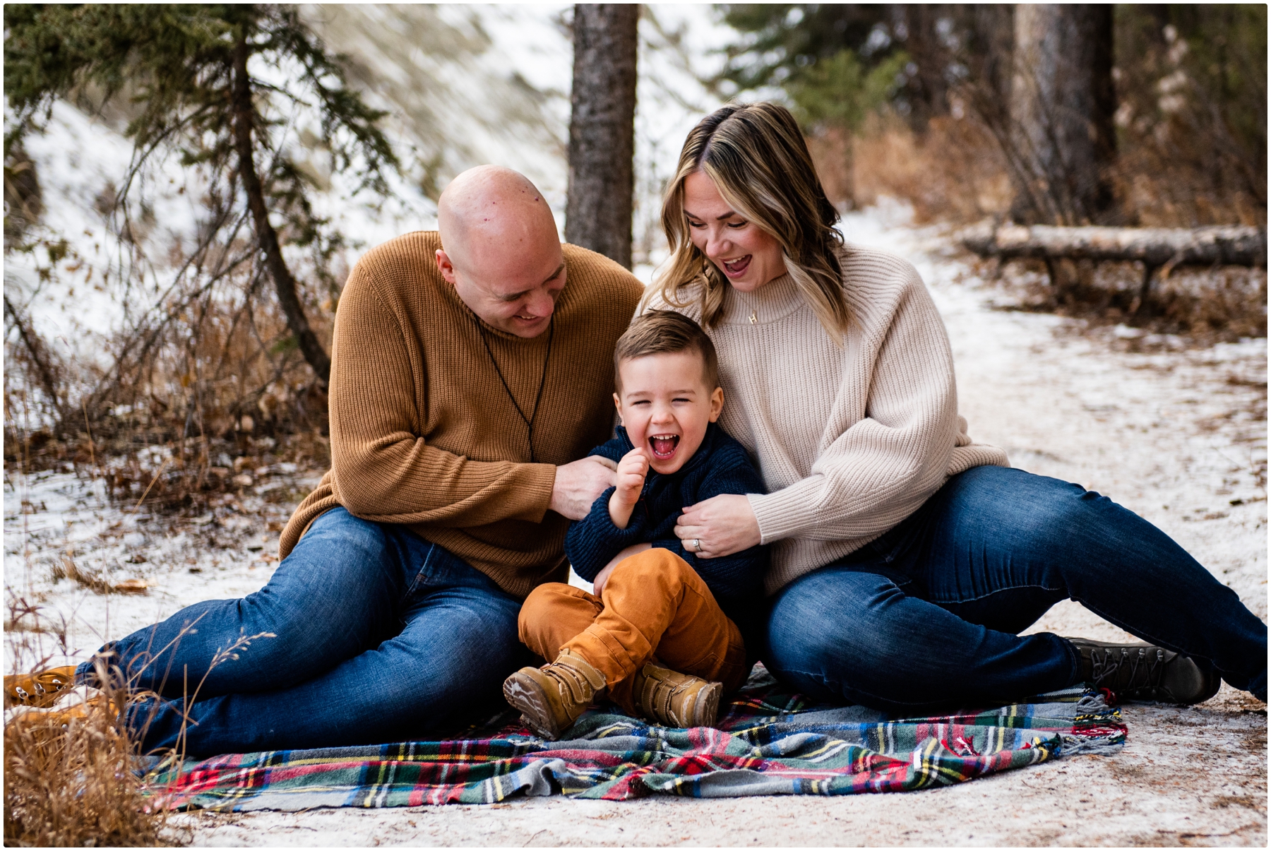 Calgary Winter Family Photographers - Shannon Terrace Fish Creek Park