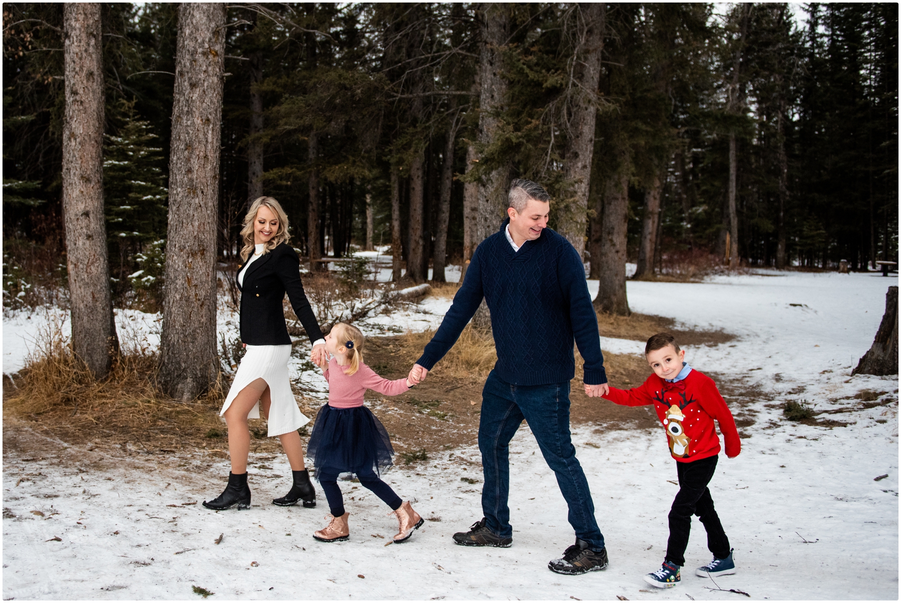 Calgary Winter Family Photography - Bebo Grove Fish Creek Park.