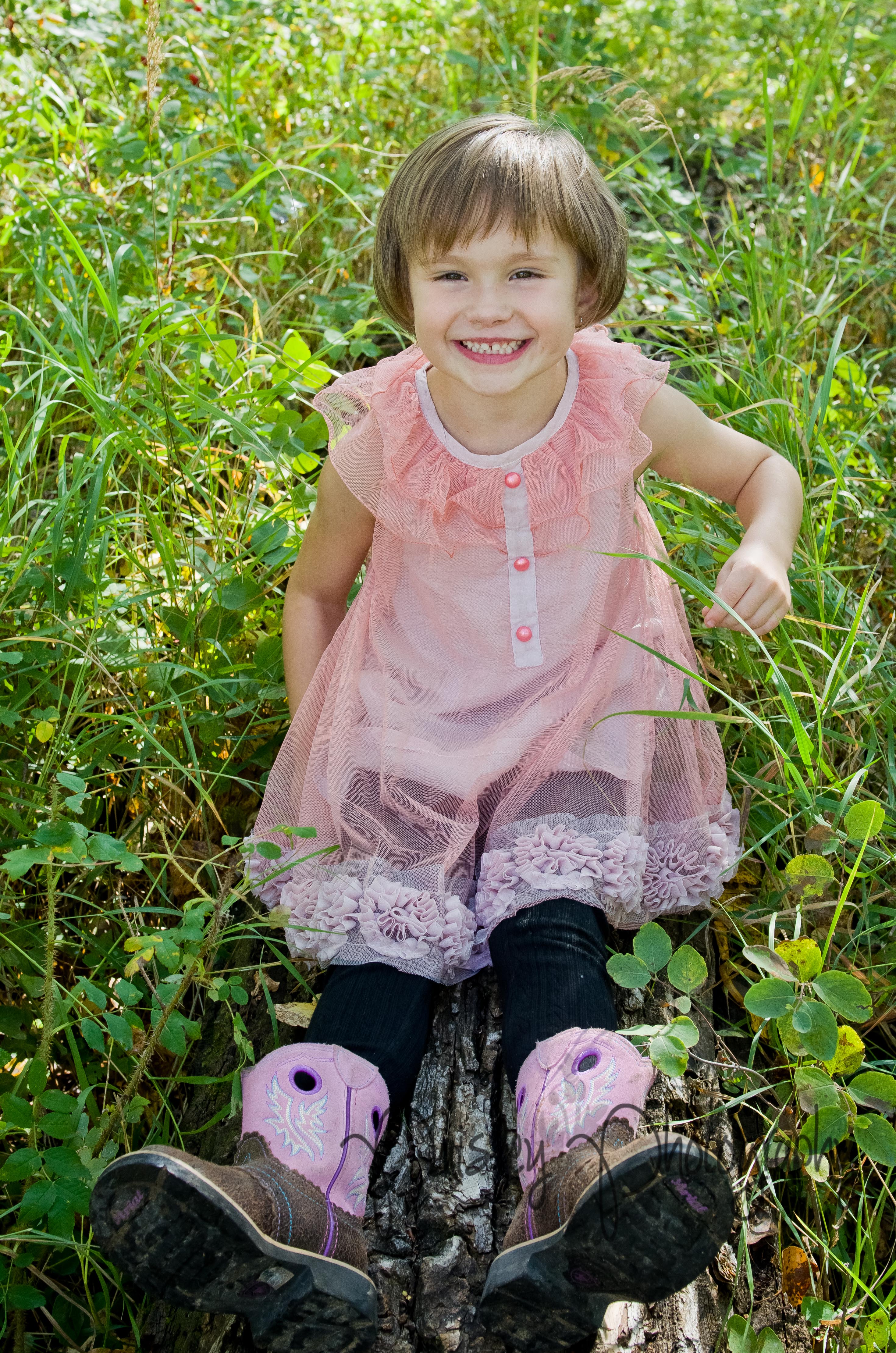 Girlie Dresses in the Grass Fall Family Photographer Calgary