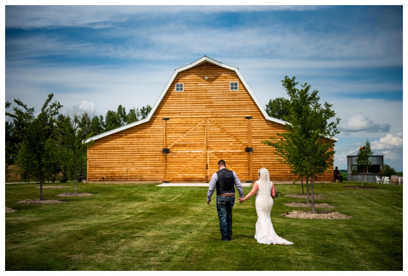 Alberta Barn Wedding - Willow Lane Barn