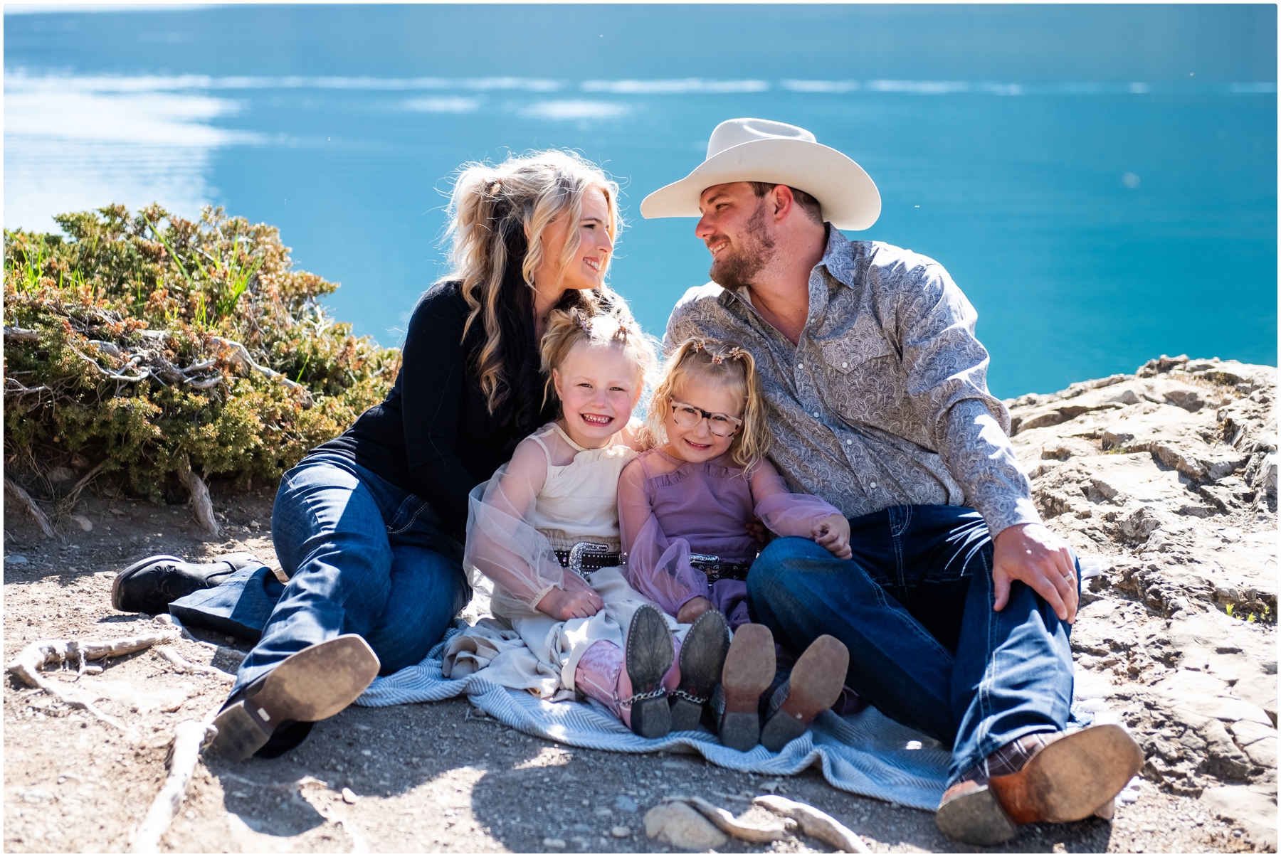 Banff Lake Minniwanka Family Photo Session