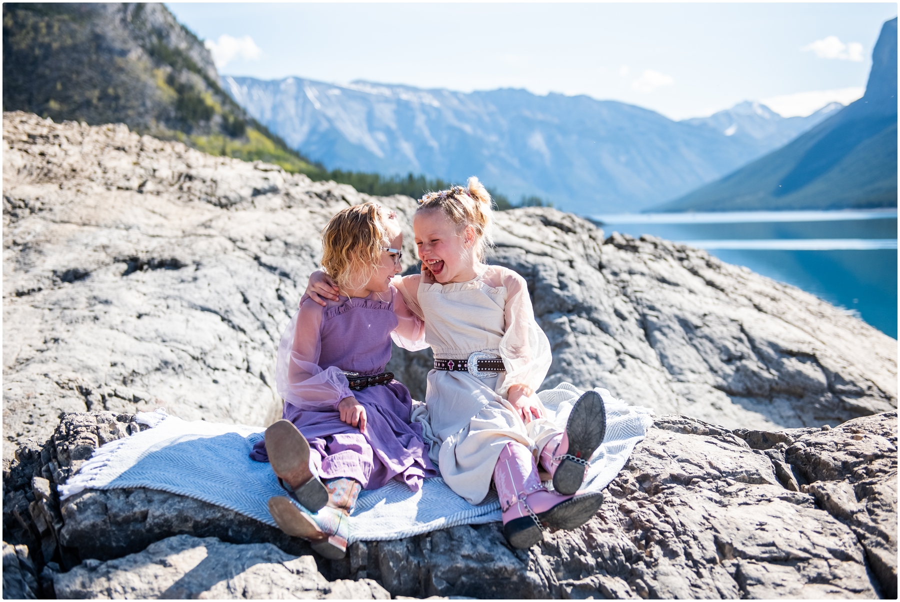 Lake Minniwanka Family Photographer