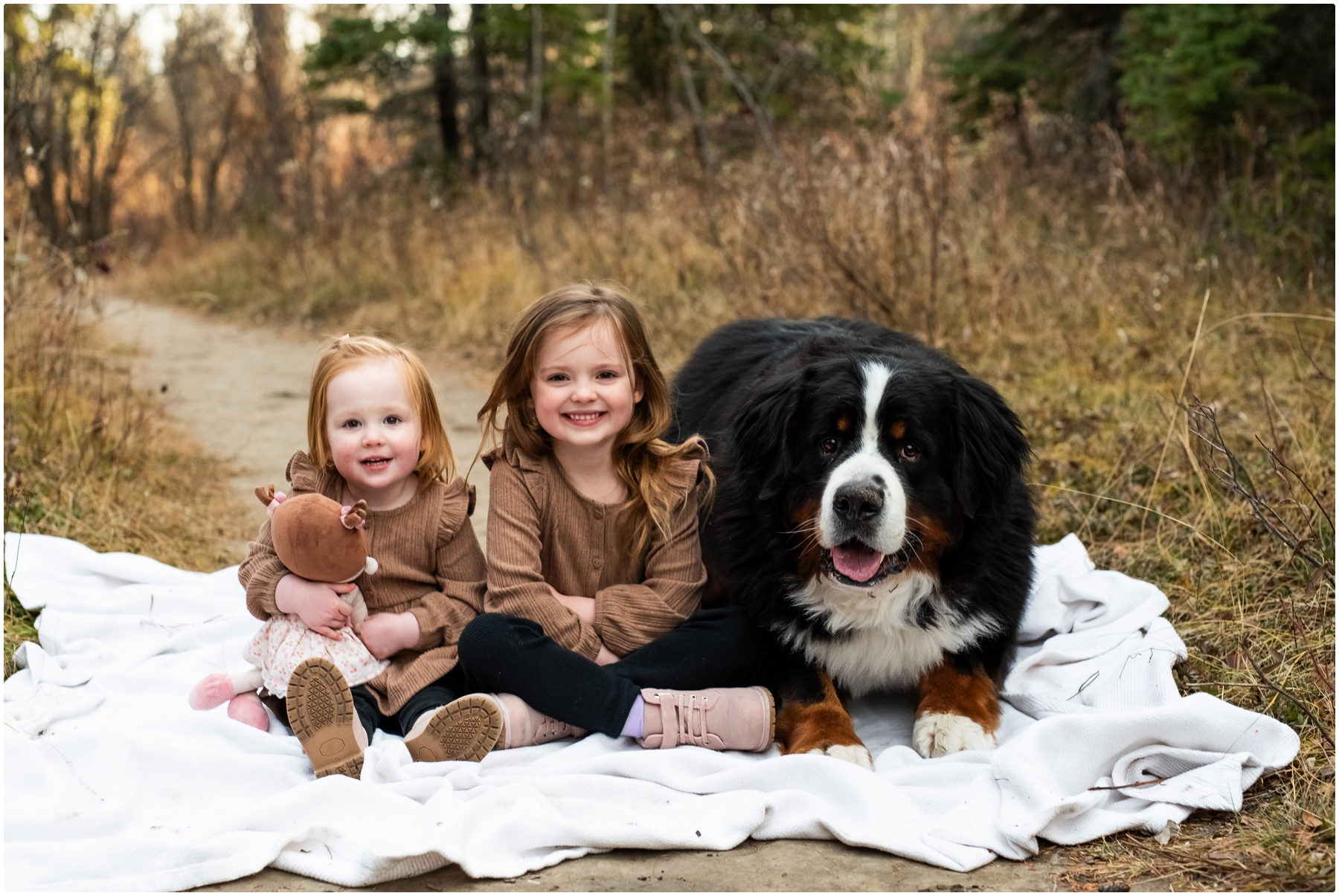Calgary Griffith Woods Winter Family Photographer